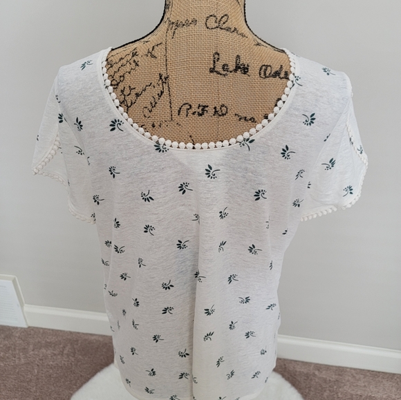 Market & Spruce cream and green imprinted flowers - Picture 4 of 4